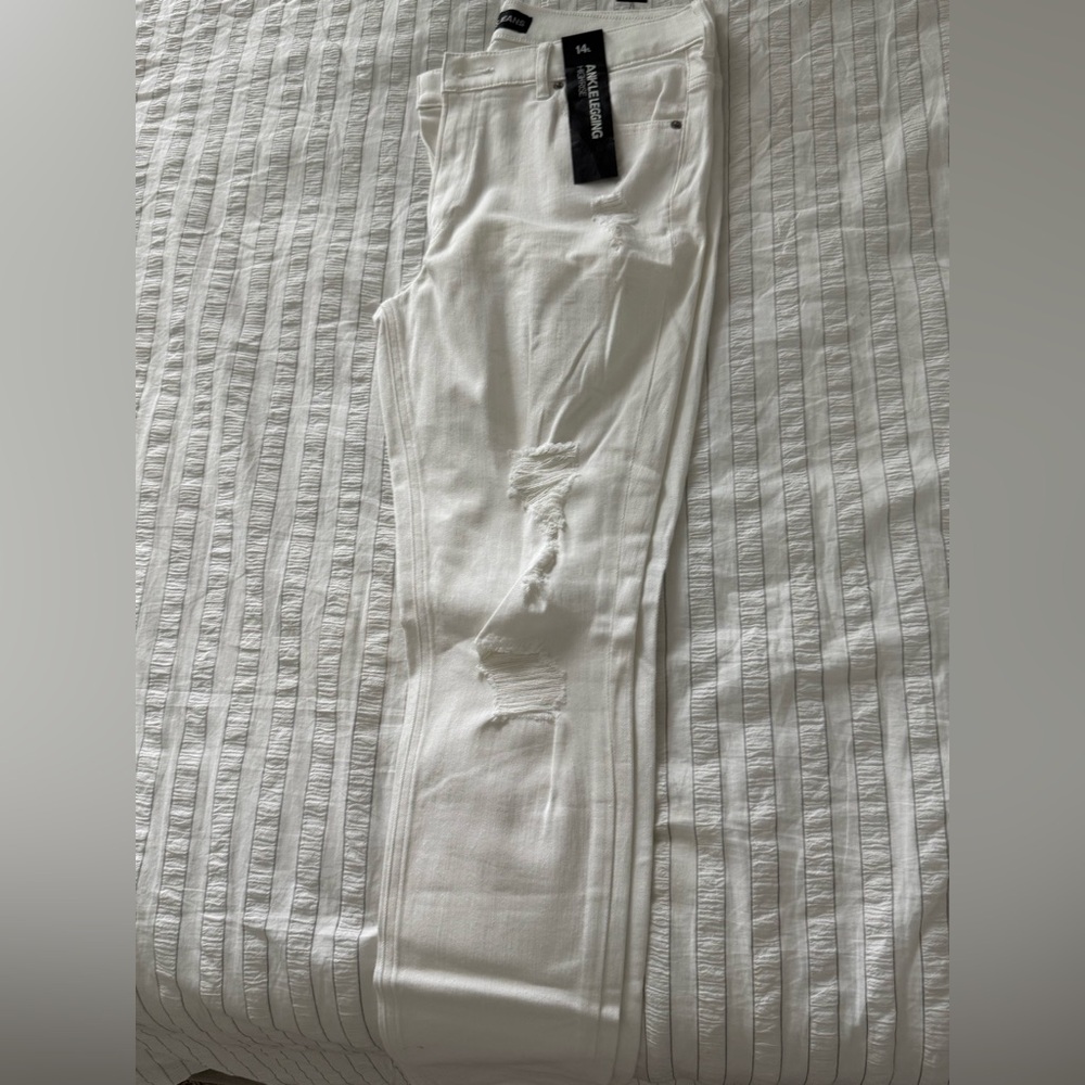Express White Distressed Jeans